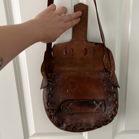 Vintage leather satchel - Picture 4 of 4